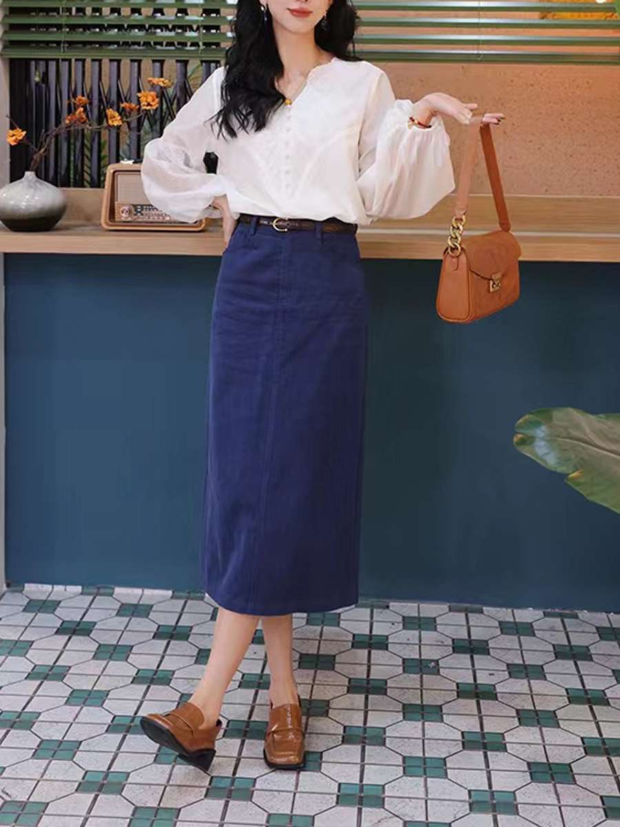 花柄刺繍入りふんわり袖ブラウス シンプルファッション
