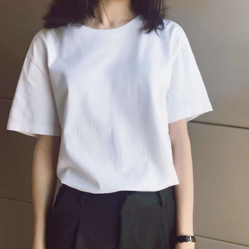 シンプルベーシックTシャツ シンプルファッション