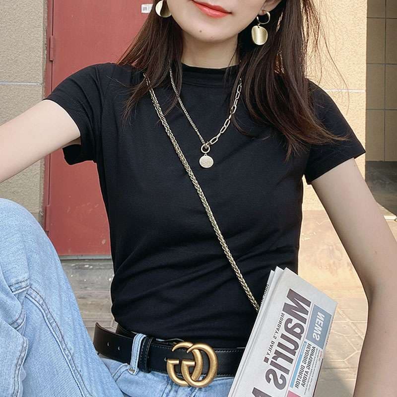 ベーシックTシャツ シンプルファッション