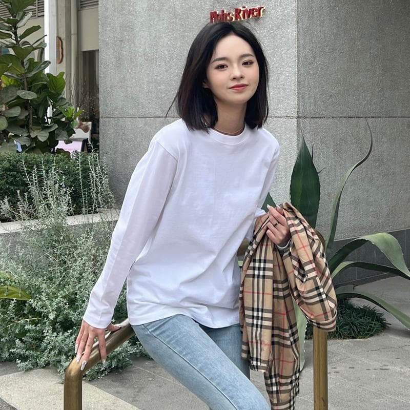 ベーシックTシャツ シンプルファッション