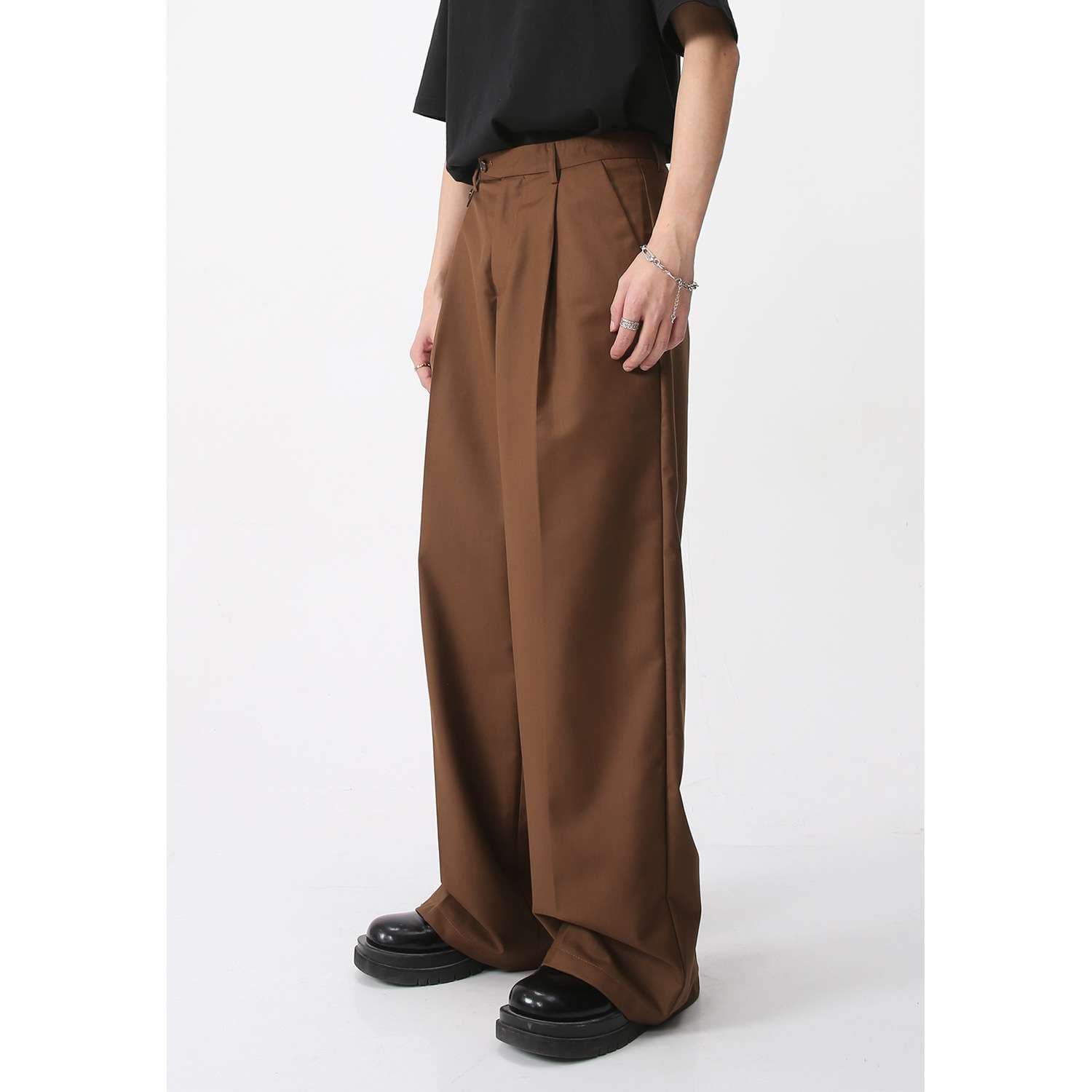 ゆったりワイドレッグトラウザーズ シンプルファッション