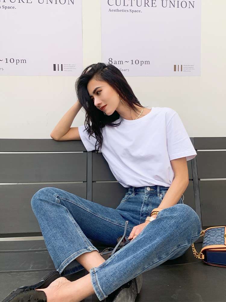 ベーシックTシャツ シンプルファッション