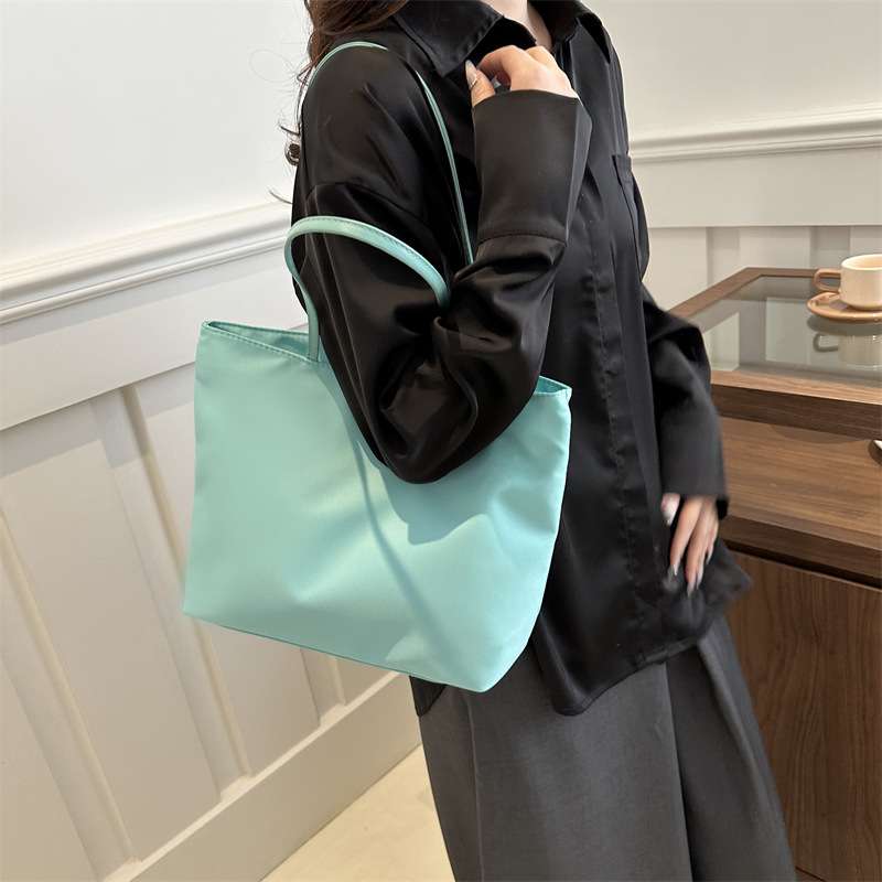シンプル大容量トートバッグ シンプルファッション