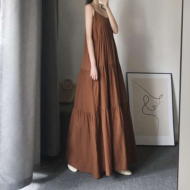 ティアードシルエットのマキシワンピース シンプルファッション