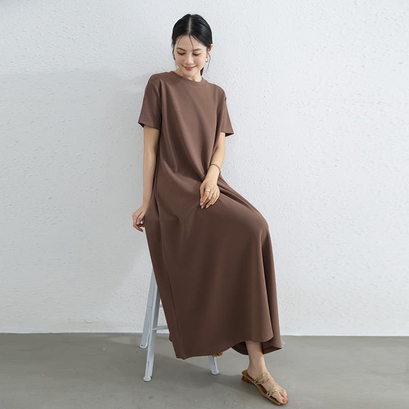 リラックスワンピース ゆったりシルエット シンプルファッション ワンマイルウェア