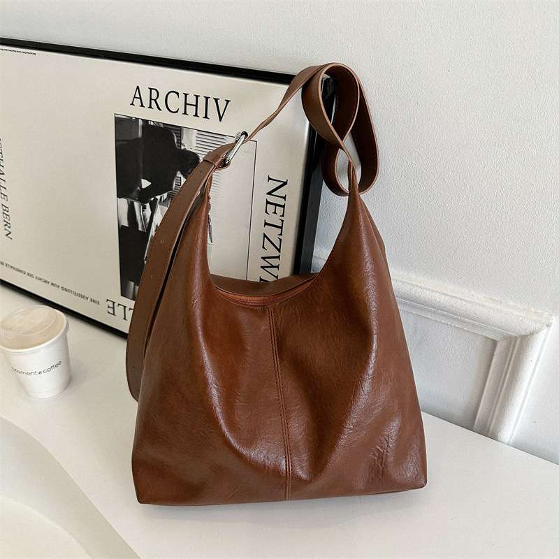 しなやかレザー肩掛けバッグ シンプルファッション