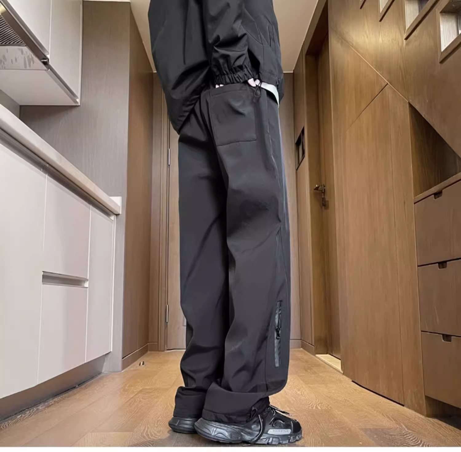 ストリート系ワイドパンツ シンプルファッション