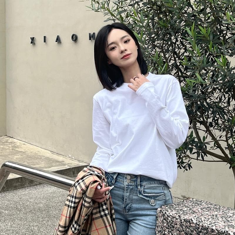 ベーシックTシャツ シンプルファッション