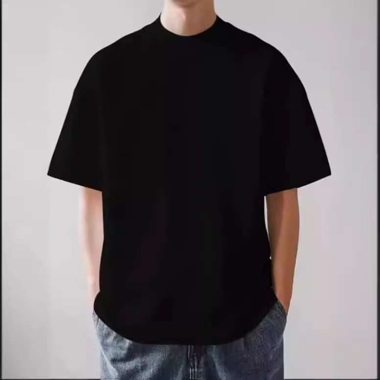 ゆったりシルエットの半袖カットソー シンプルファッション