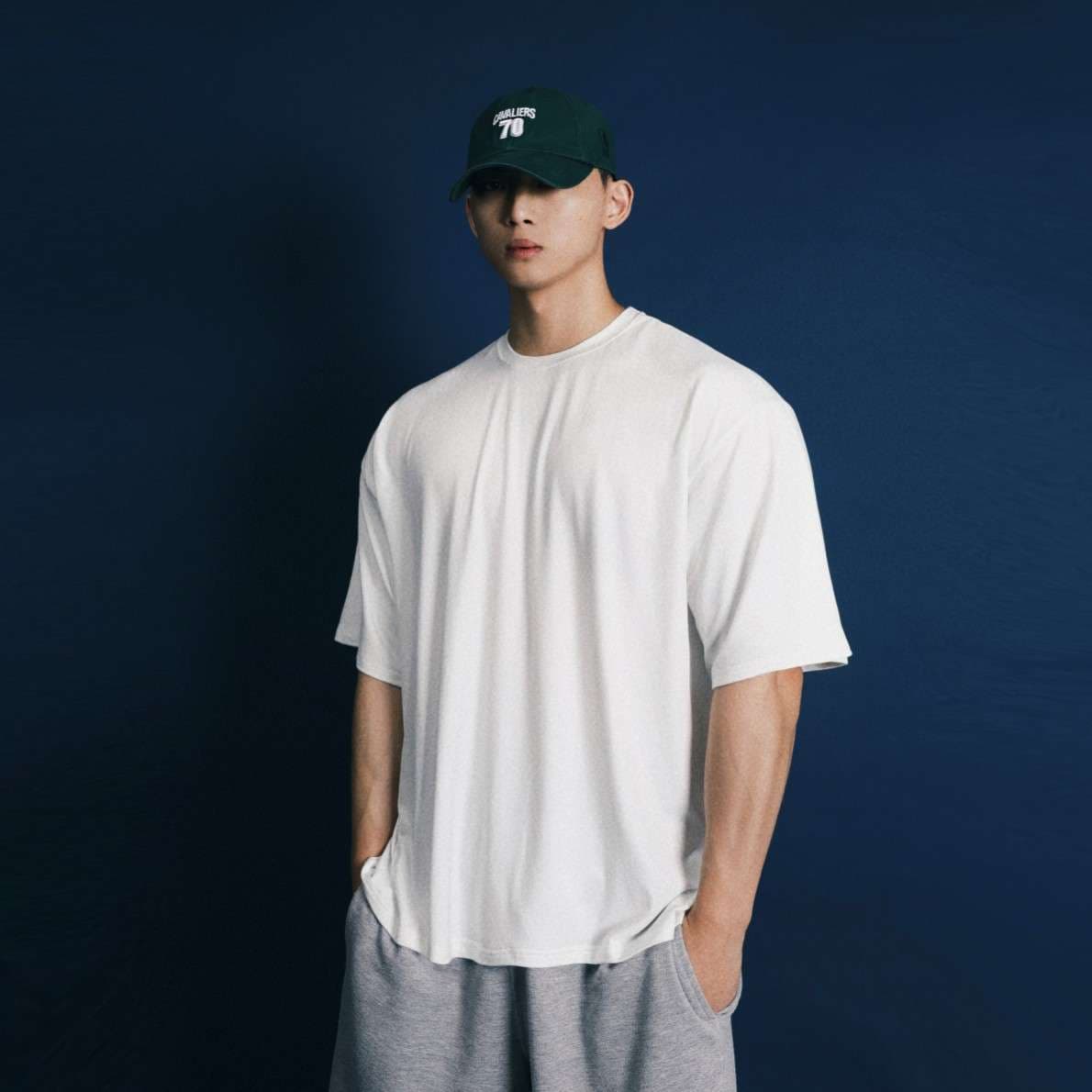 シンプルモダンTシャツ シンプルファッション