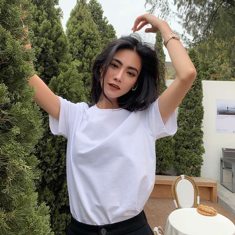 ベーシックTシャツ シンプルファッション