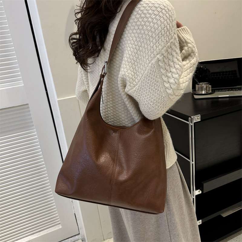 しなやかレザー肩掛けバッグ シンプルファッション