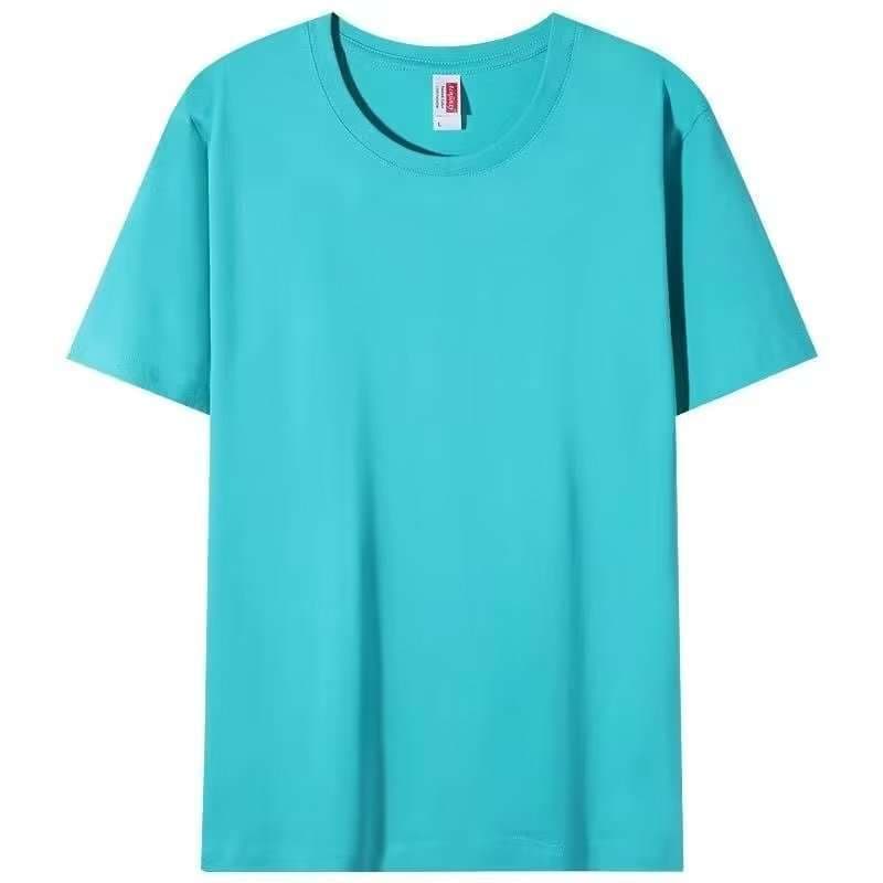 リラックスシルエットのベーシックティー シンプルファッション