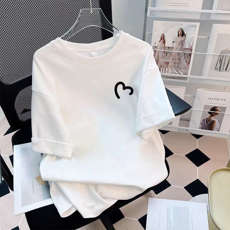 ハートロゴシンプルTシャツ シンプルファッション