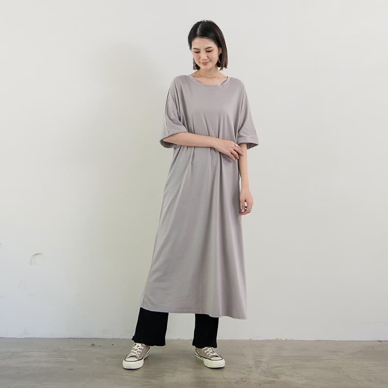 リラックスワンピース シンプルファッション