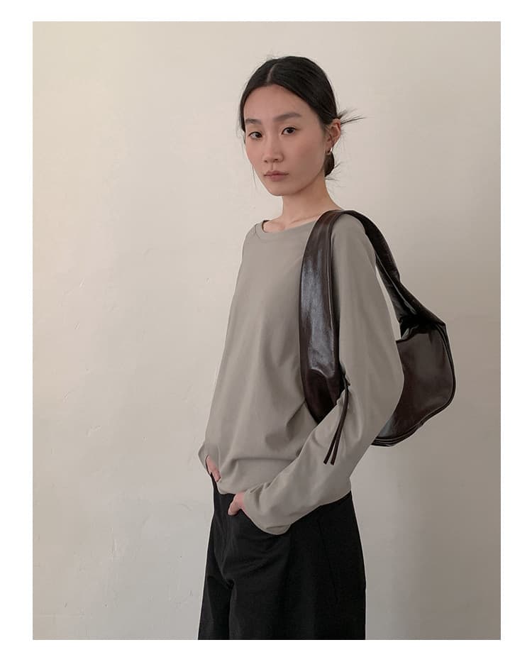 やわらかドレープワンショルダートップス シンプルファッション