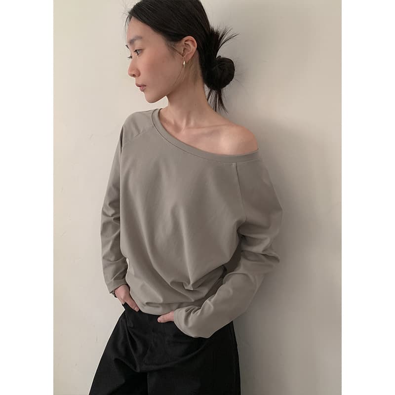 やわらかドレープワンショルダートップス シンプルファッション