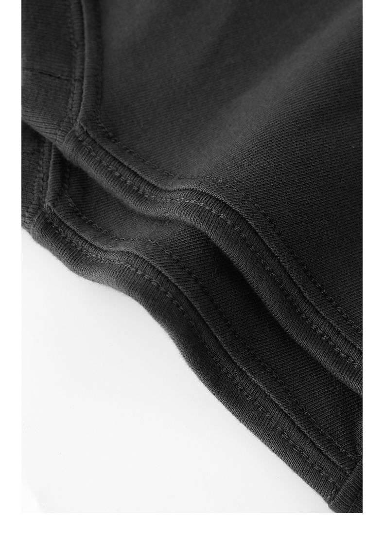 ゆったりシルエットの半袖カットソー シンプルファッション