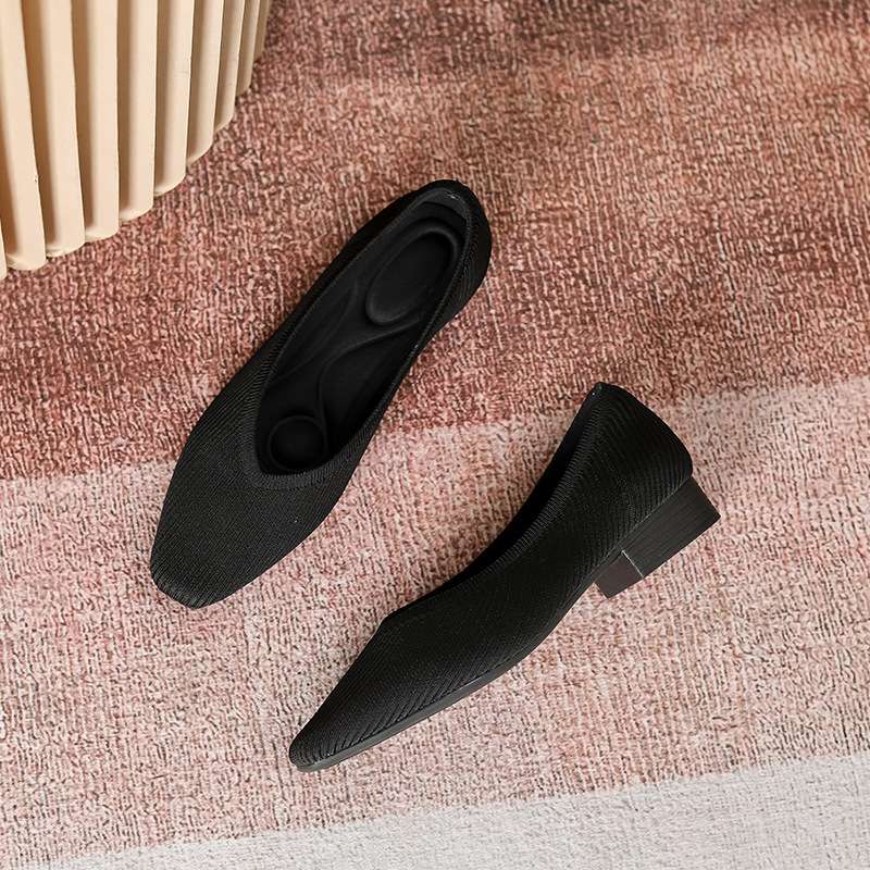 軽やかリブニット素材パンプス シンプルファッション