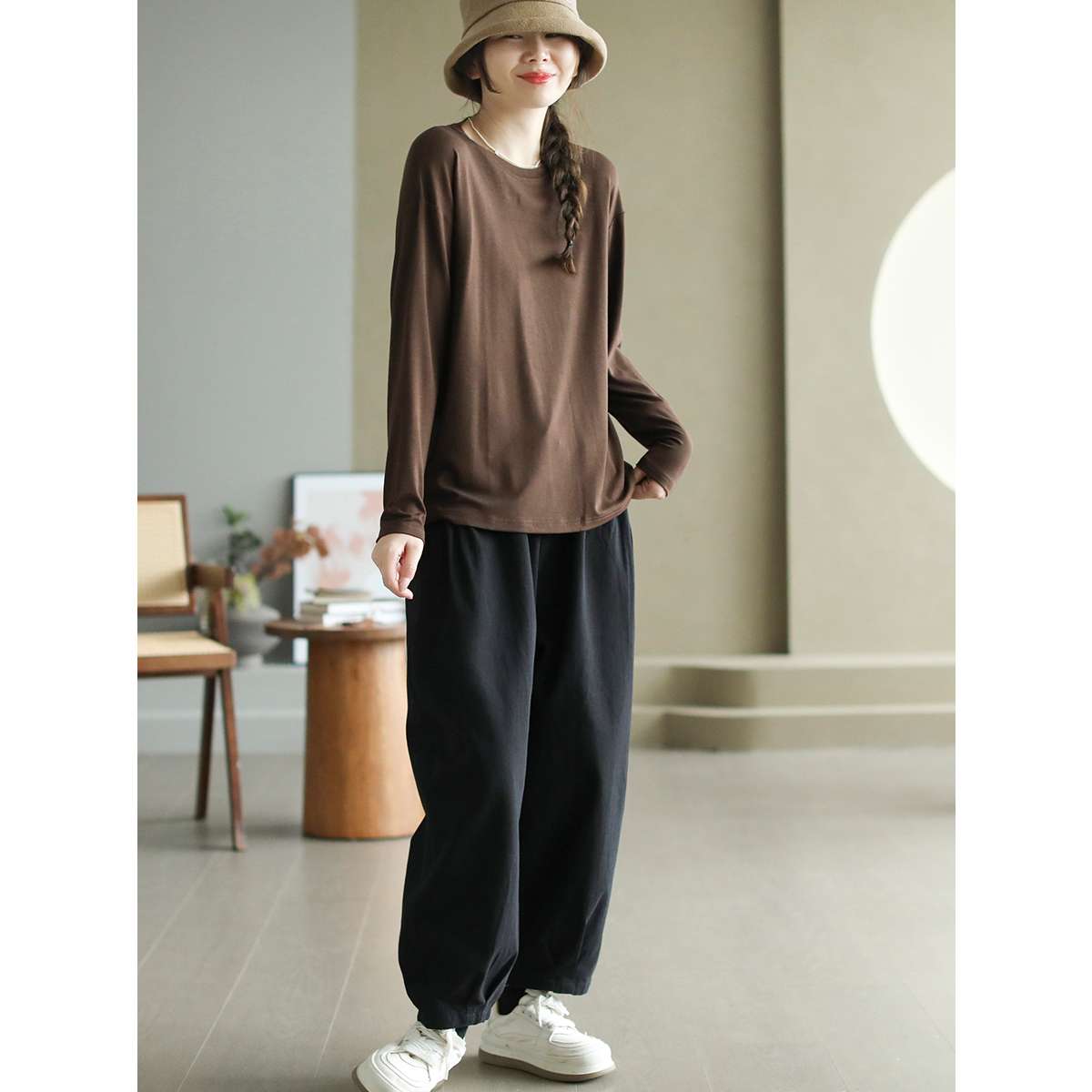 リラックスゆったりロングTシャツ シンプルファッション