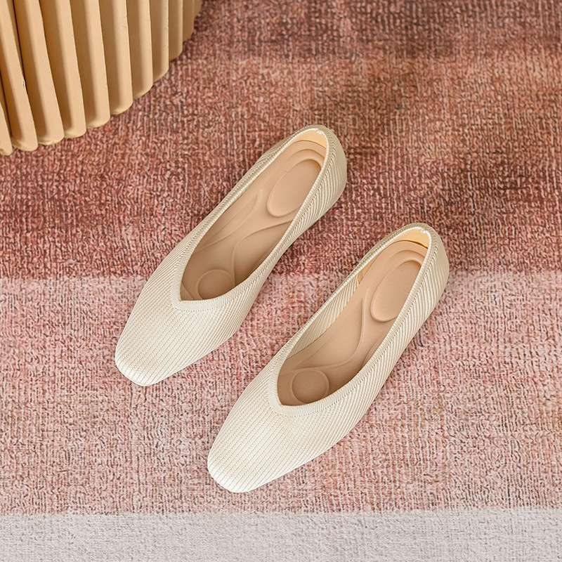 軽やかリブニット素材パンプス シンプルファッション