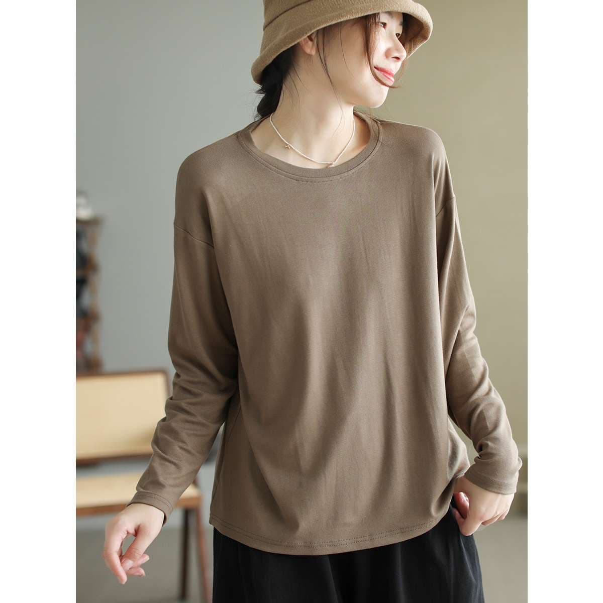 リラックスゆったりロングTシャツ シンプルファッション