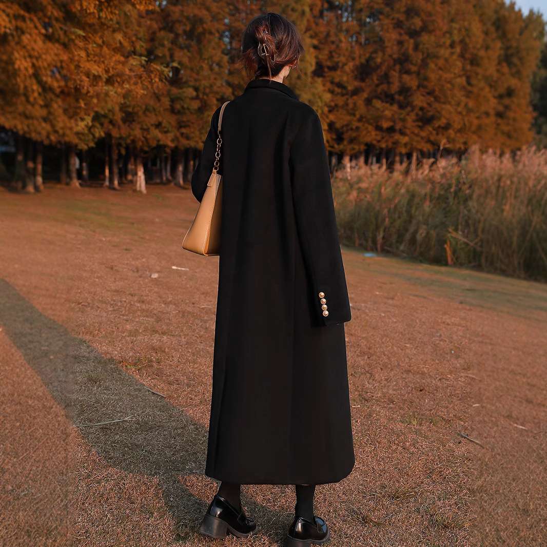 シックな秋冬ロングコート シンプルファッション