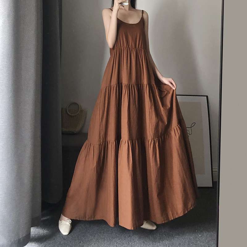 ティアードシルエットのマキシワンピース シンプルファッション