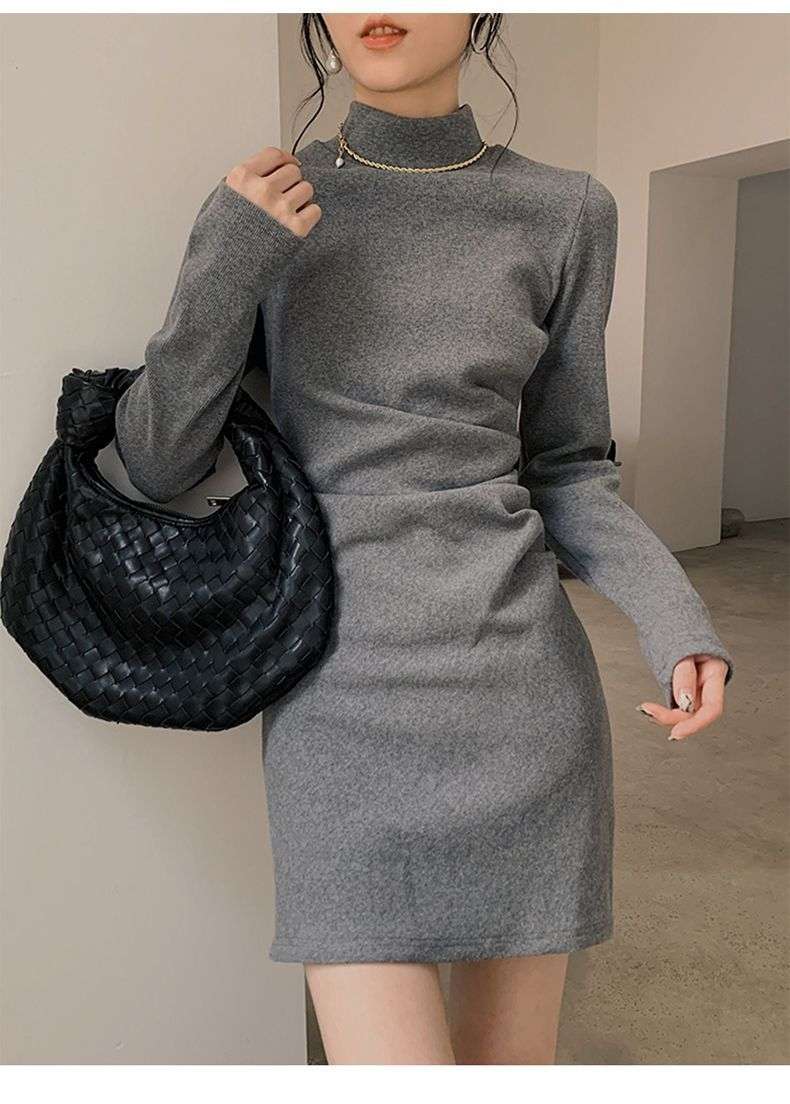 タートルネックニットワンピース シンプルファッション