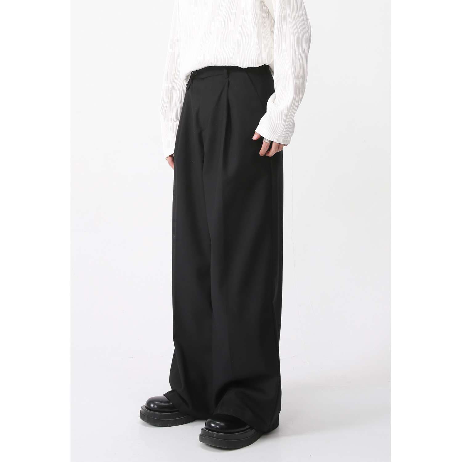ゆったりワイドレッグトラウザーズ シンプルファッション
