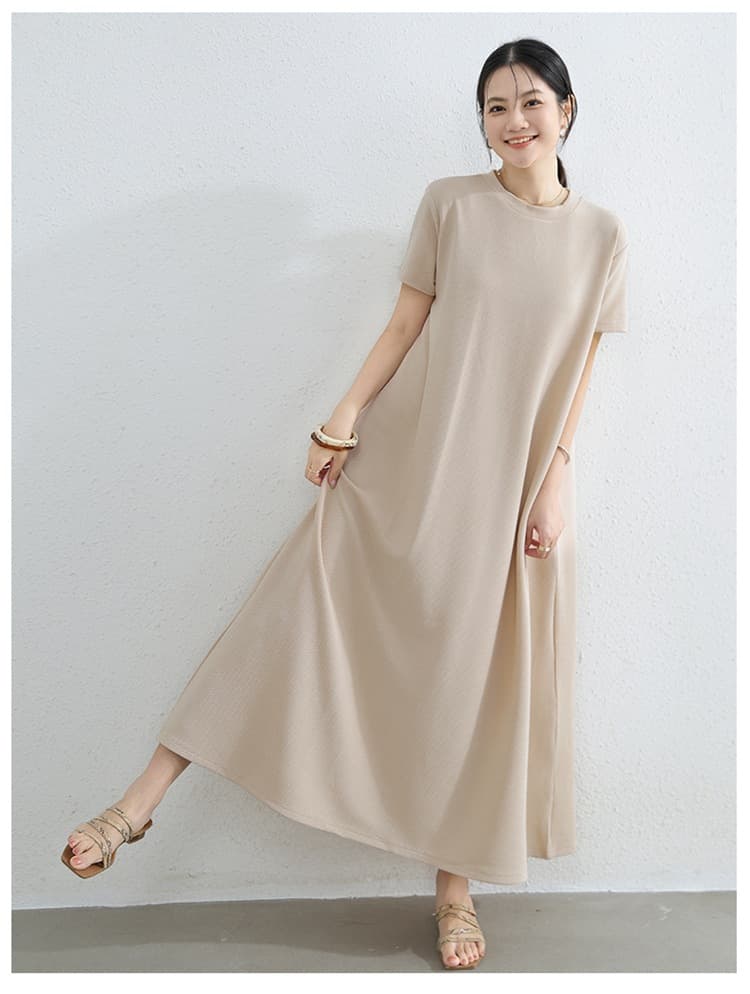 リラックスワンピース ゆったりシルエット シンプルファッション ワンマイルウェア